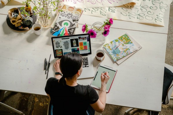 5 Tips Atasi Bad Mood karena Menumpuknya Pekerjaan Kantor