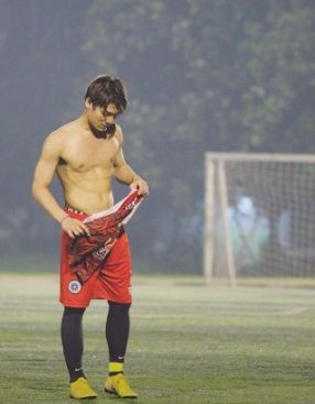Bikin Lesty Makin Terpesona, Ini 9 Potret Rizky Billar Saat Shirtless
