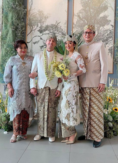 Intip 9 Ide Dekor Pernikahan Kareyca Moeloek, Kakak Chef Renatta