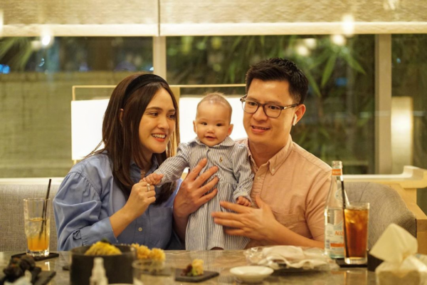 9 Potret Bahagia Keluarga Kecil Shandy Aulia yang Selalu Kompak