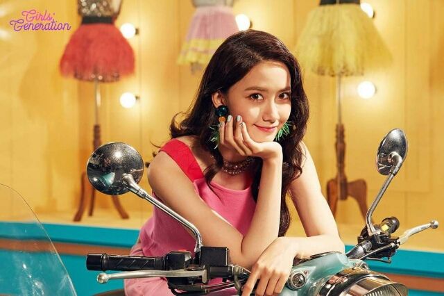 11 Foto Ini Bukti Julukan Visual Legendaris Pantas Buat Yoona SNSD