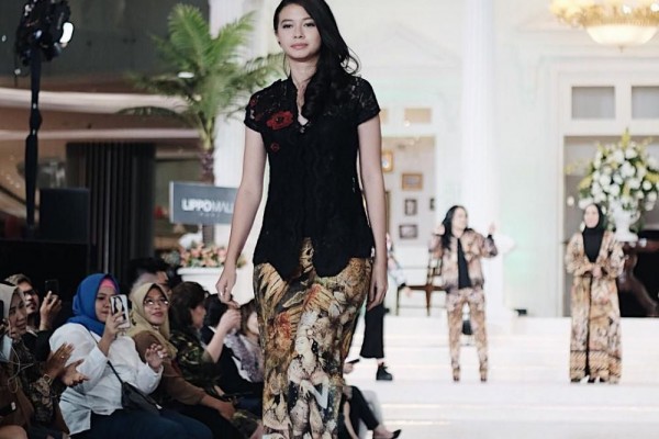 Pangling Banget, 10 Potret Artis Tomboy dalam Balutan Kebaya