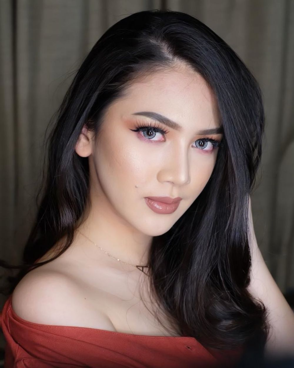 Ingat Perampokan Pulomas? Ini 9 Potret Body Goals Istri Muda Almarhum