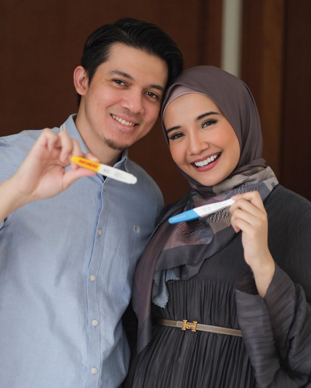 Announces First Pregnancy, 10 Happy Portraits Of Zaskia Sungkar And Her Husband