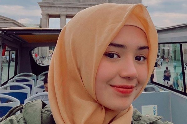 Tampil Beda 10 Potret Manis Beby Tsabina Berhijab Yang Bikin Pangling