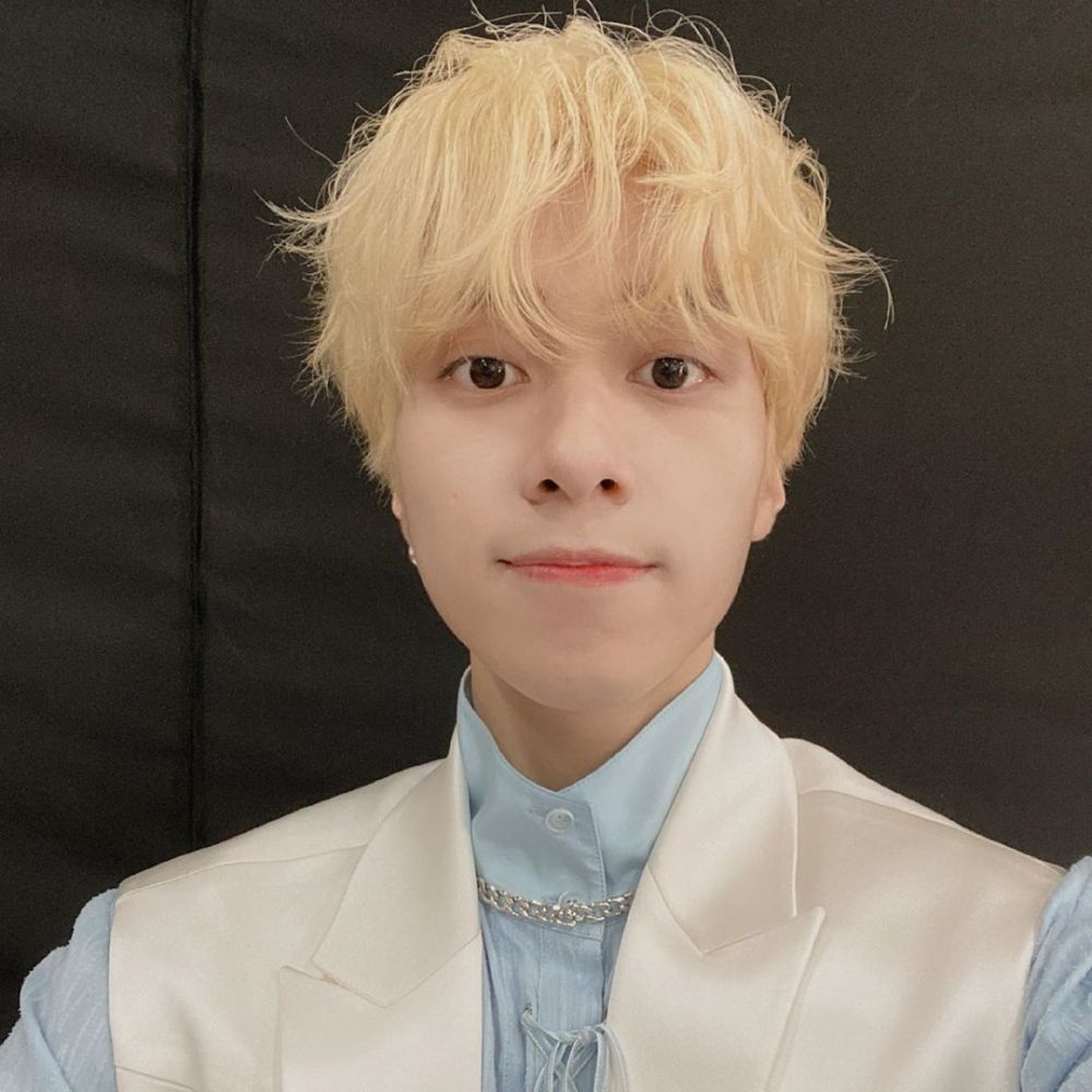 Segera Comeback, Ini 9 Potret Selfie Hendery WayV yang Adorable Banget