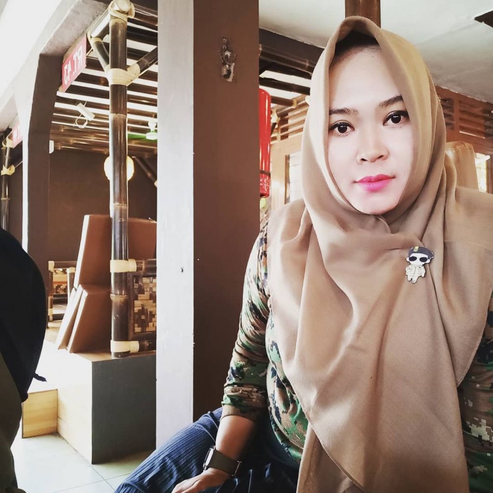 9 Potret Terbaru Eren Hill, Dulu Vokalis Perempuan Kangen Band