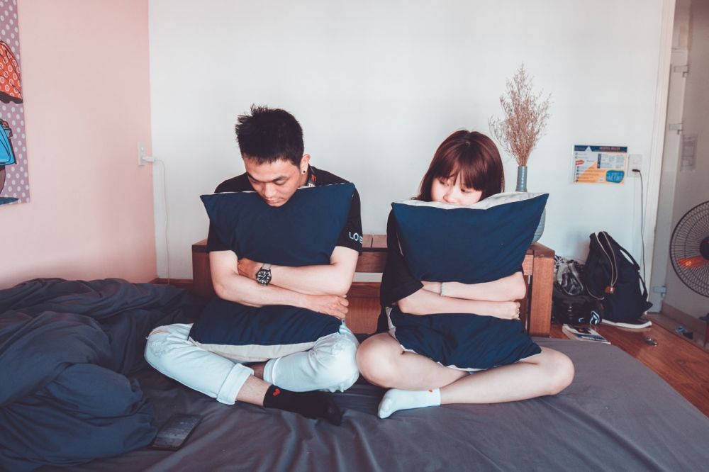 5 Alasan di Balik Sulitnya Mengatasi Pasangan yang Sedang Bad Mood
