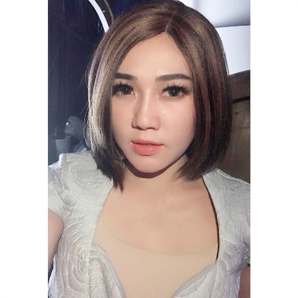 10 Gaya Artis Yang Tampil Cetar Dengan Wig Pendek Bikin Pangling