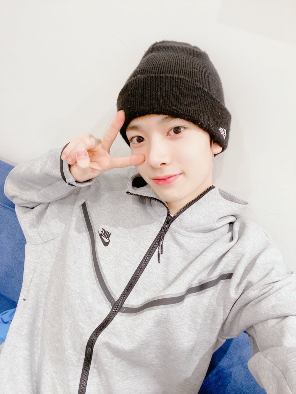 10 Potret Menawan Heeseung ENHYPEN, Hyung Tertua yang Bersuara Merdu