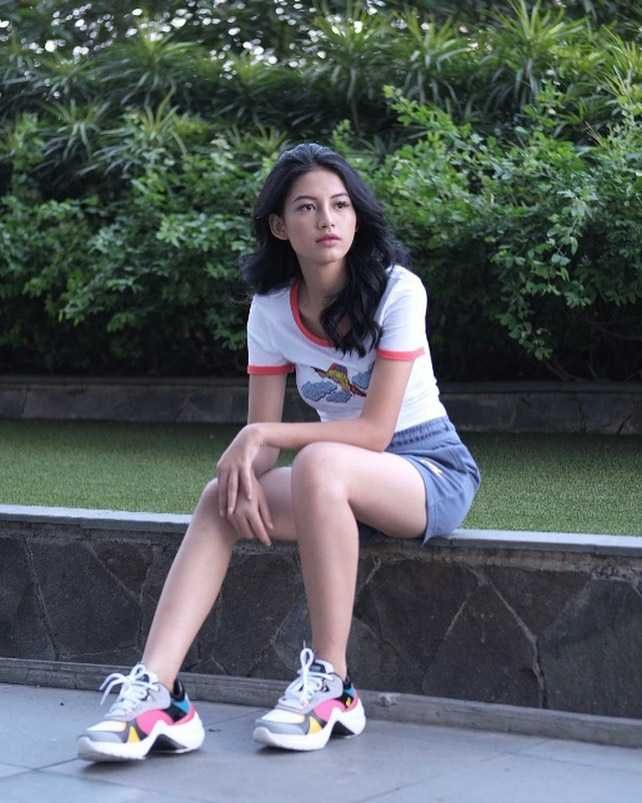 Memesona! 9 Potret Lania Fira, Pemeran Naomi di Putri Untuk Pangeran