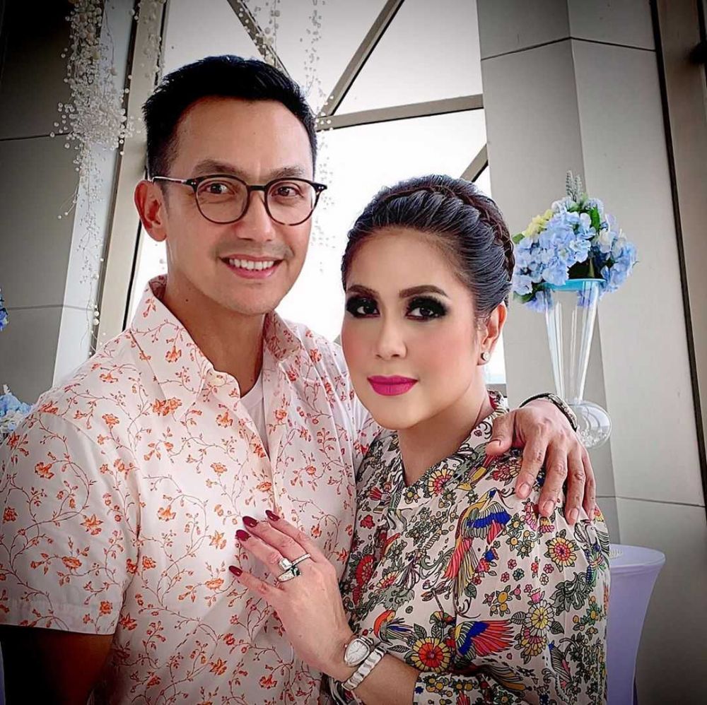 Bikin Baper! 10 Potret Mesra Gunawan dan Istri 17 Tahun Menikah