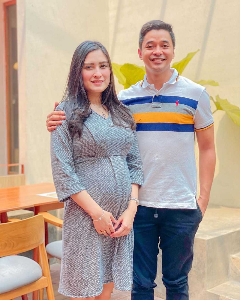 Calon Mama Muda, 9 Potret Menawan Angbeen Rishi Dengan Baby Bump