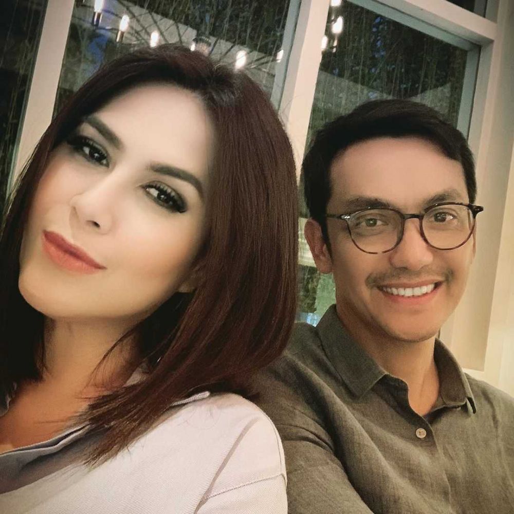 Bikin Baper! 10 Potret Mesra Gunawan dan Istri 17 Tahun Menikah