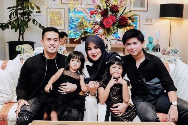 6 Artis Indonesia yang Cerai dengan Bule Lalu Menikahi WNI