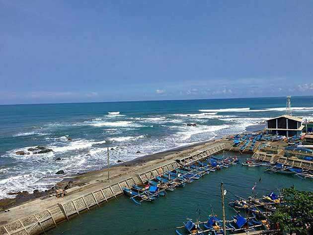 Dekat dari Bandung! 8 Pantai di Jabar yang Paling Populer 