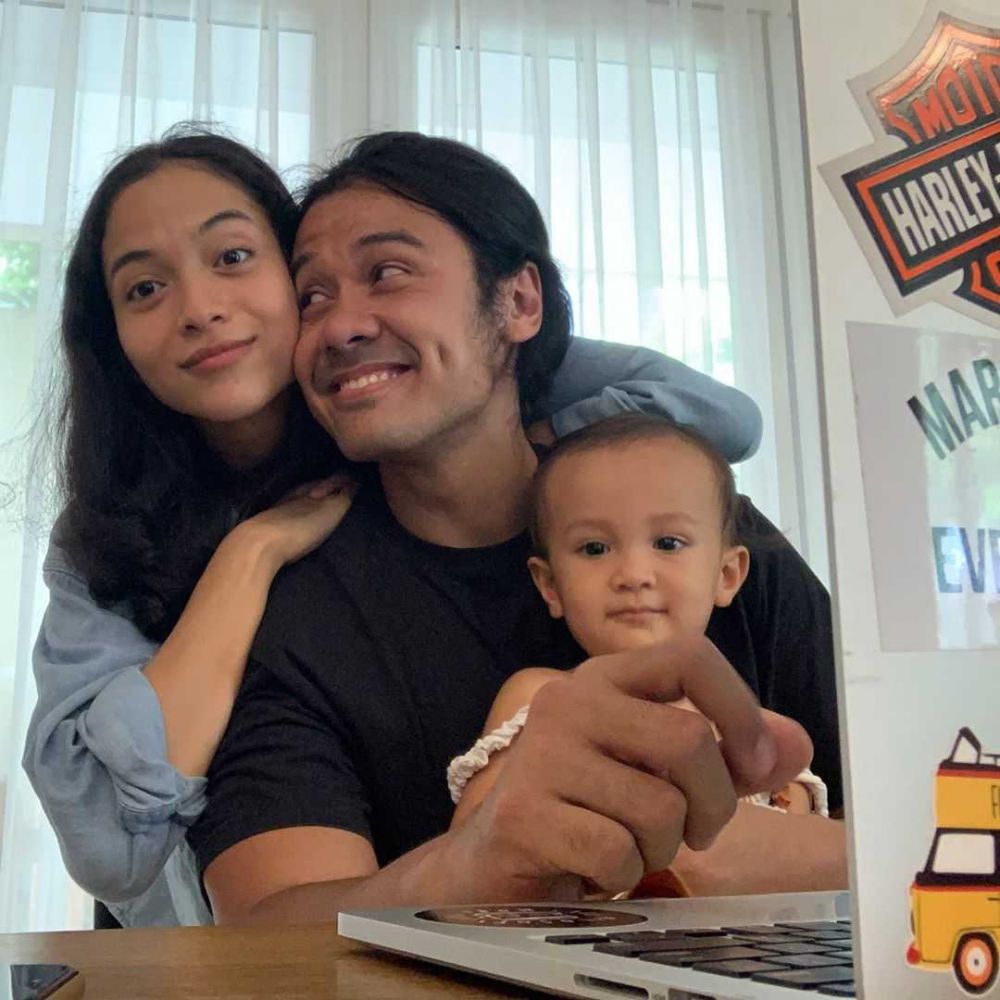 Memang Udah Jodoh, 10 Seleb Ini Menikah dengan Idolanya