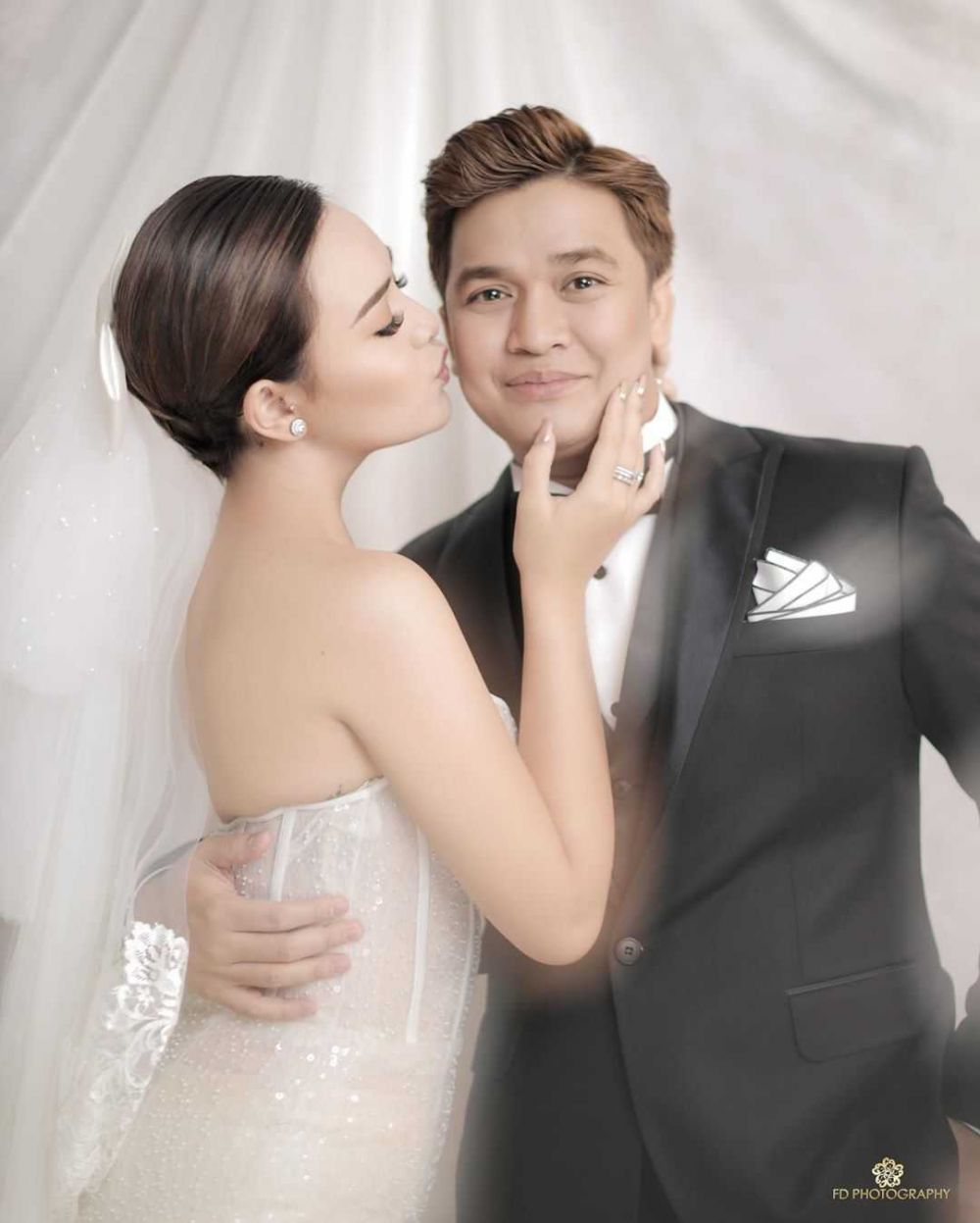 Cie Cie, 10 Pasangan Artis Dikabarkan Menikah 2021