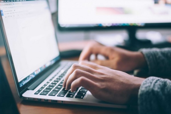 6 Tips Ampuh Wawancara Kerja Online Buat Para Fresh Graduate