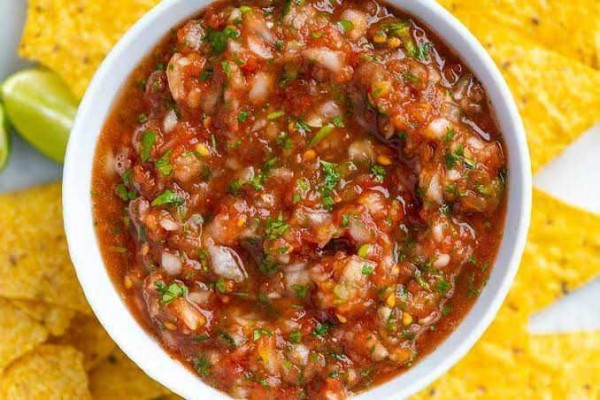5 Tips Membuat Saus Salsa Segar dan Pedas, Cocok untuk Cocolan