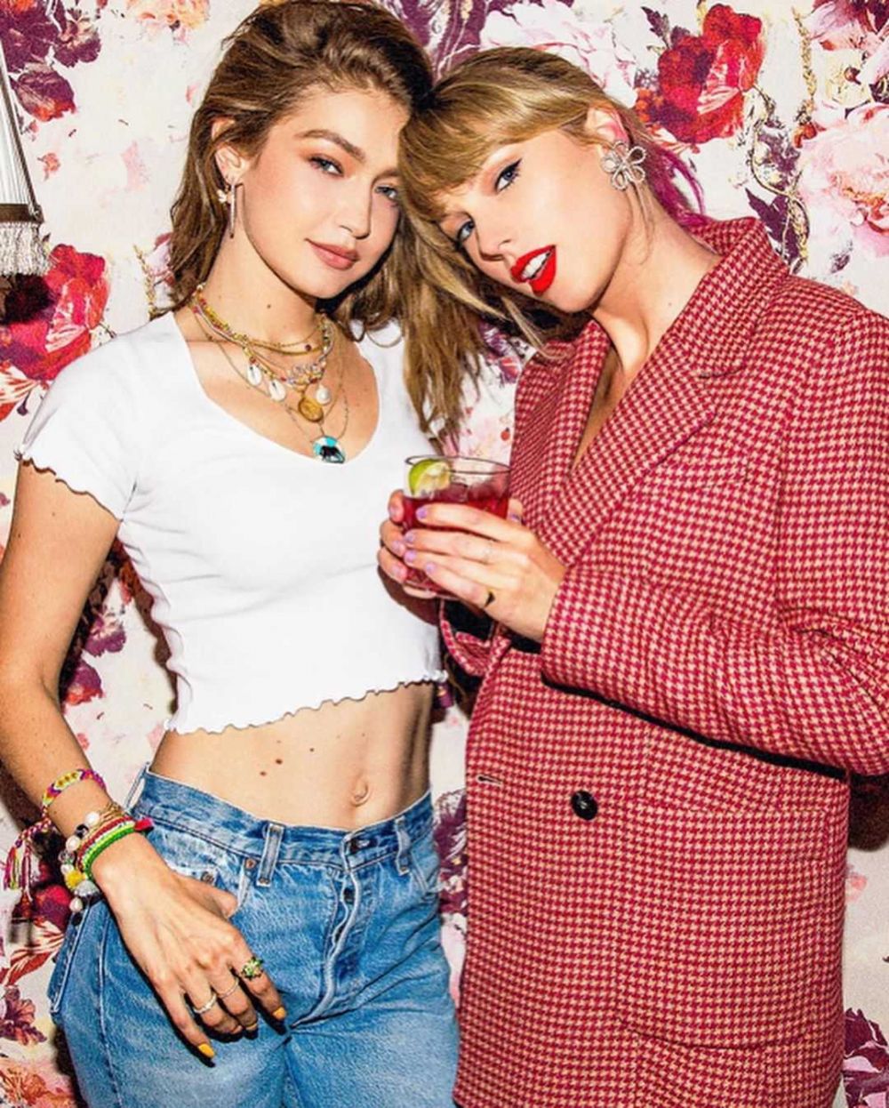 9 Momen Best Friend Goals Taylor Swift Dan Gigi Hadid