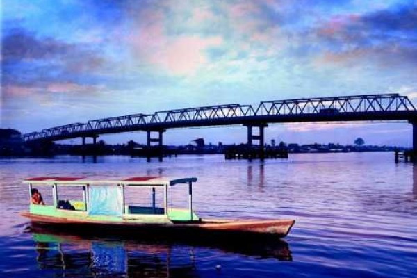 Sungai di Kalimantan yang Terkenal akan Keangkerannya