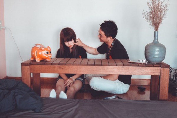 5 Cara Taklukkan Pacar yang Keras Kepala, Pakai Logika Bukan Emosi