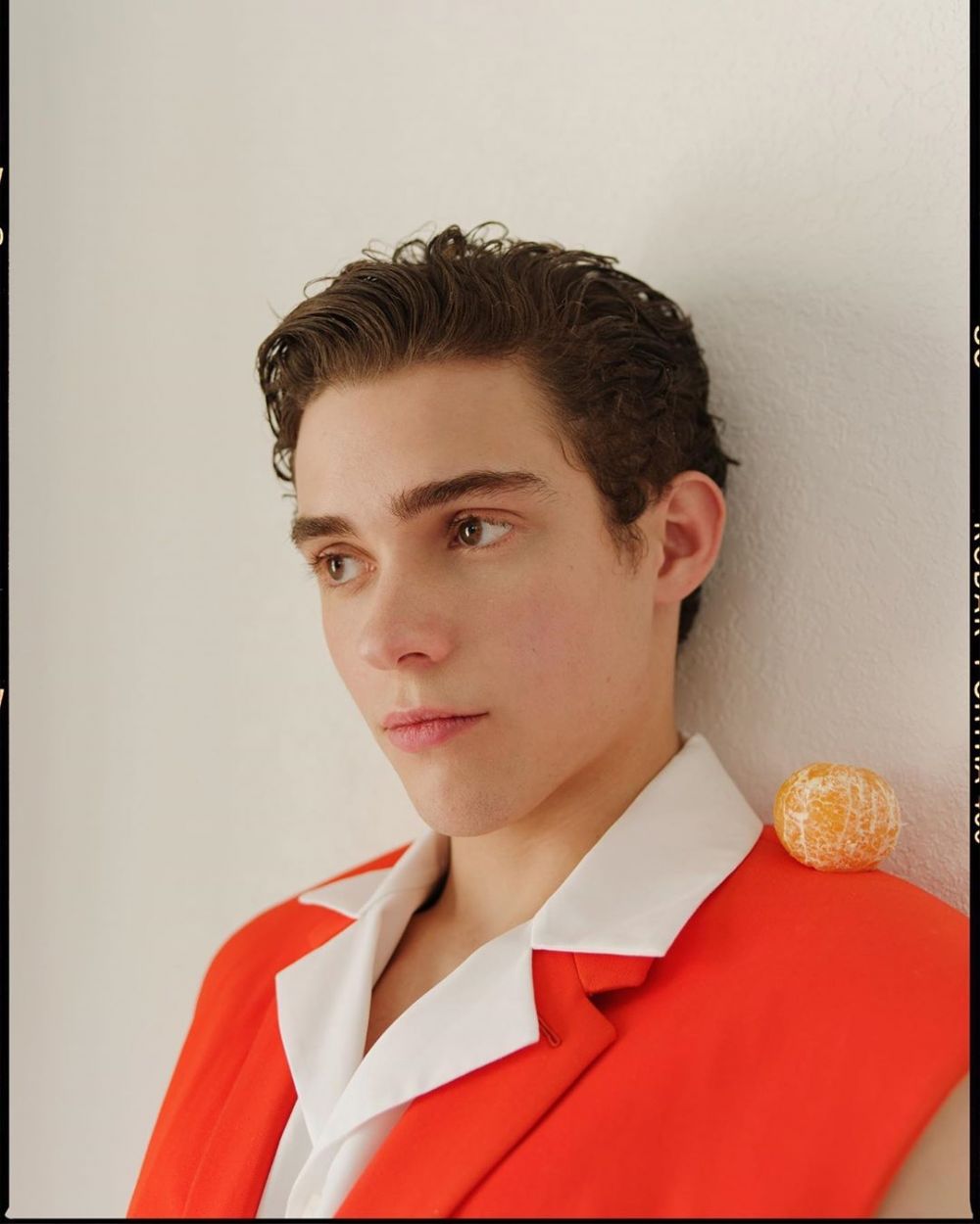 Kece Banget 9 Potret Joshua Bassett Aktor Serial High School Musical