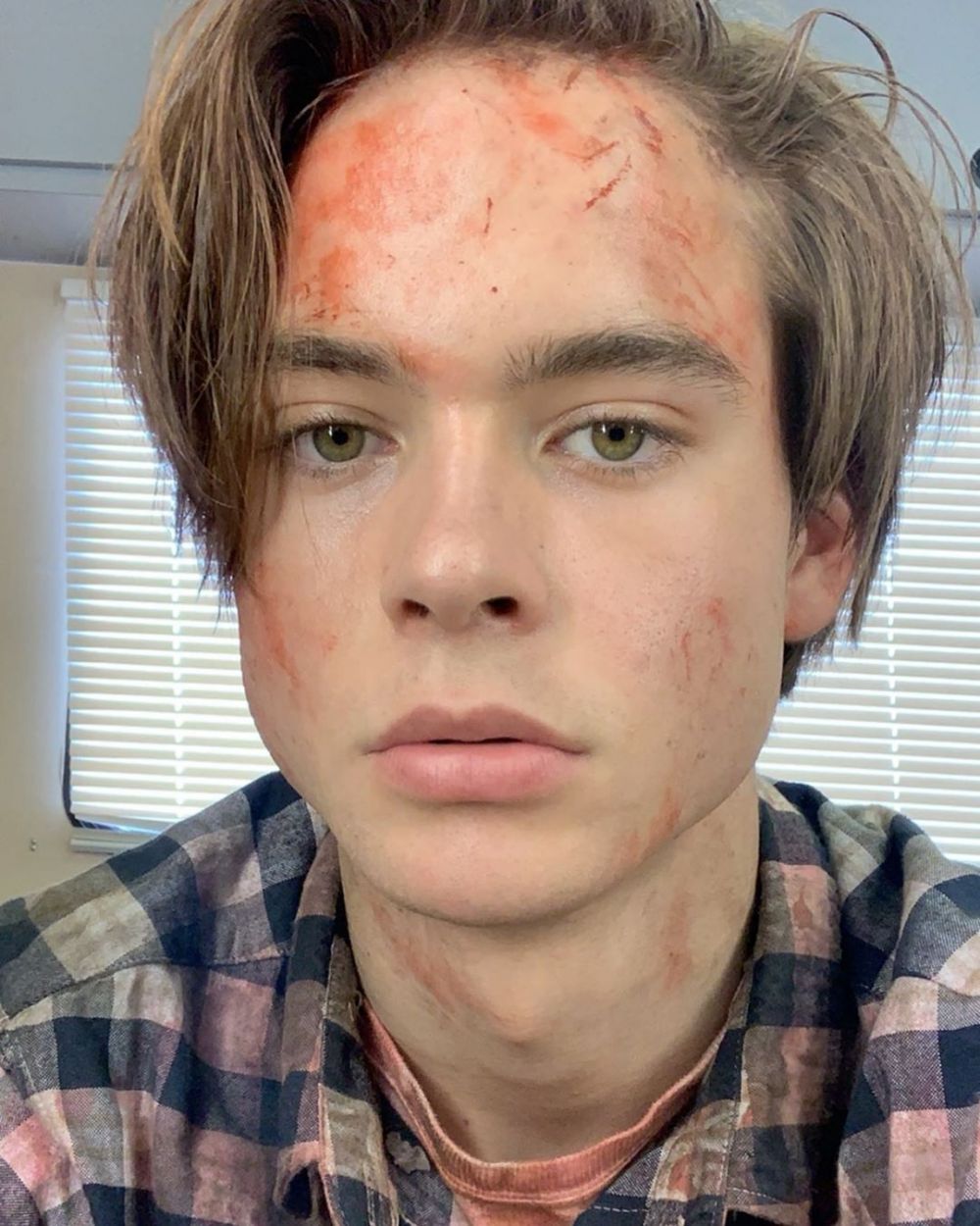 9 Potret Judah Lewis, Aktor 'The Babysitter' yang Bikin Kamu Terpana