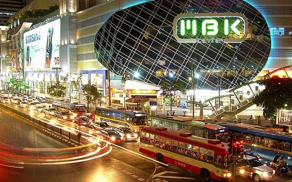 9 Tempat Shopping Di Bangkok Yang Bikin Dompet Senang, Surga Belanja!