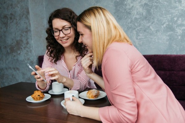 Friendly & Humble, 5 Zodiak Ini Selalu Menerima Orang Lain Apa Adanya