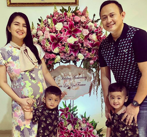 Hamil Anak Ketiga, 10 Momen Harmonis Keluarga Artis FTV Kadek Devi