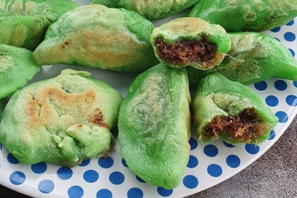 5 Kue Jajanan Pasar Yang Diisi Dengan Unti Kelapa Manisnya Nagih