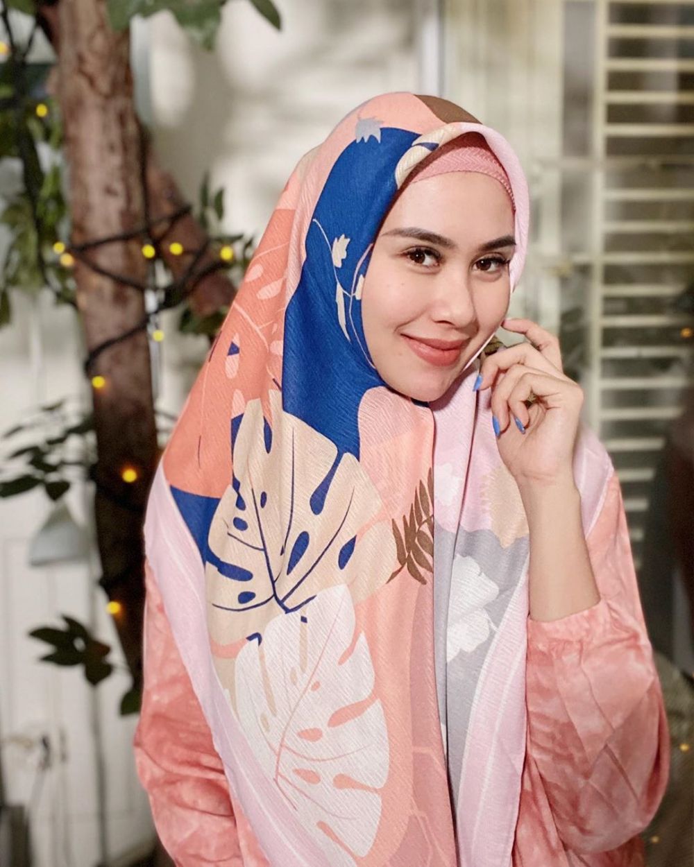 10 Potret Menawan Syahnaz Saat Mengenakan Hijab Bikin Adem