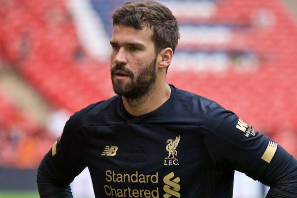 Liverpool Malang, Alisson Becker Bikin Blunder Memalukan