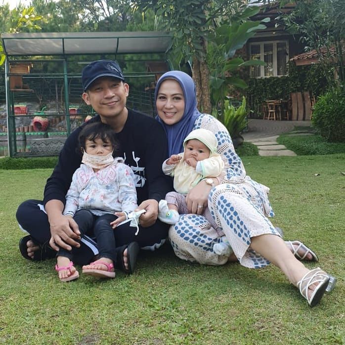 8 Artis Indonesia Punya Lapangan Olahraga di Rumahnya, Sultan Banget!