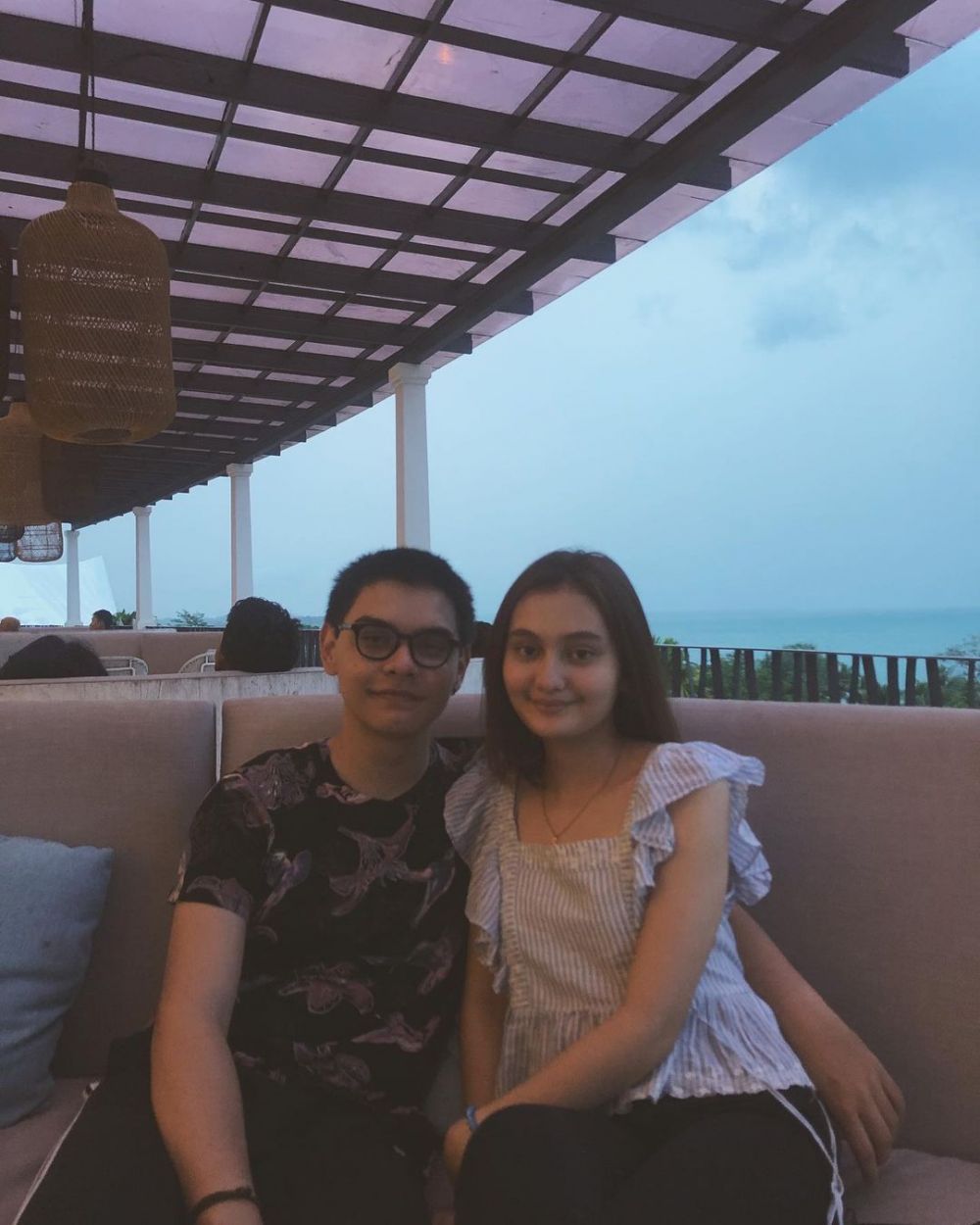 Kisah Cinta Romantis 10 Pasangan Artis Sama-sama Blasteran Eropa