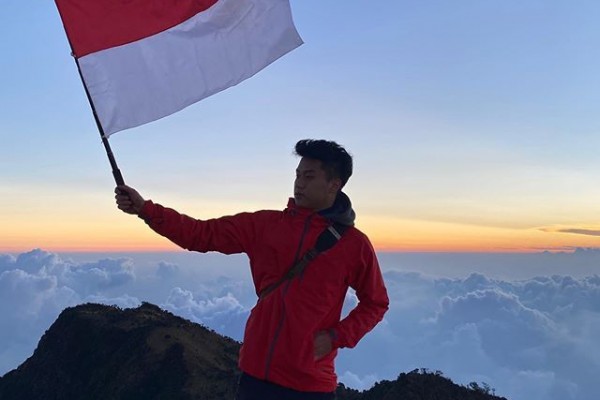 Kuliah di Amerika, 10 Potret Seru Leonardo Edwin yang Hobi Naik Gunung