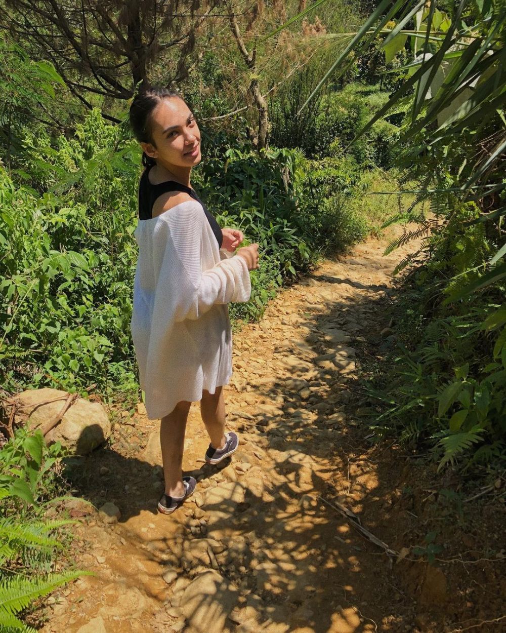 Liburan Romantis Haico Van der Veken dan Rangga Azof di Air Terjun