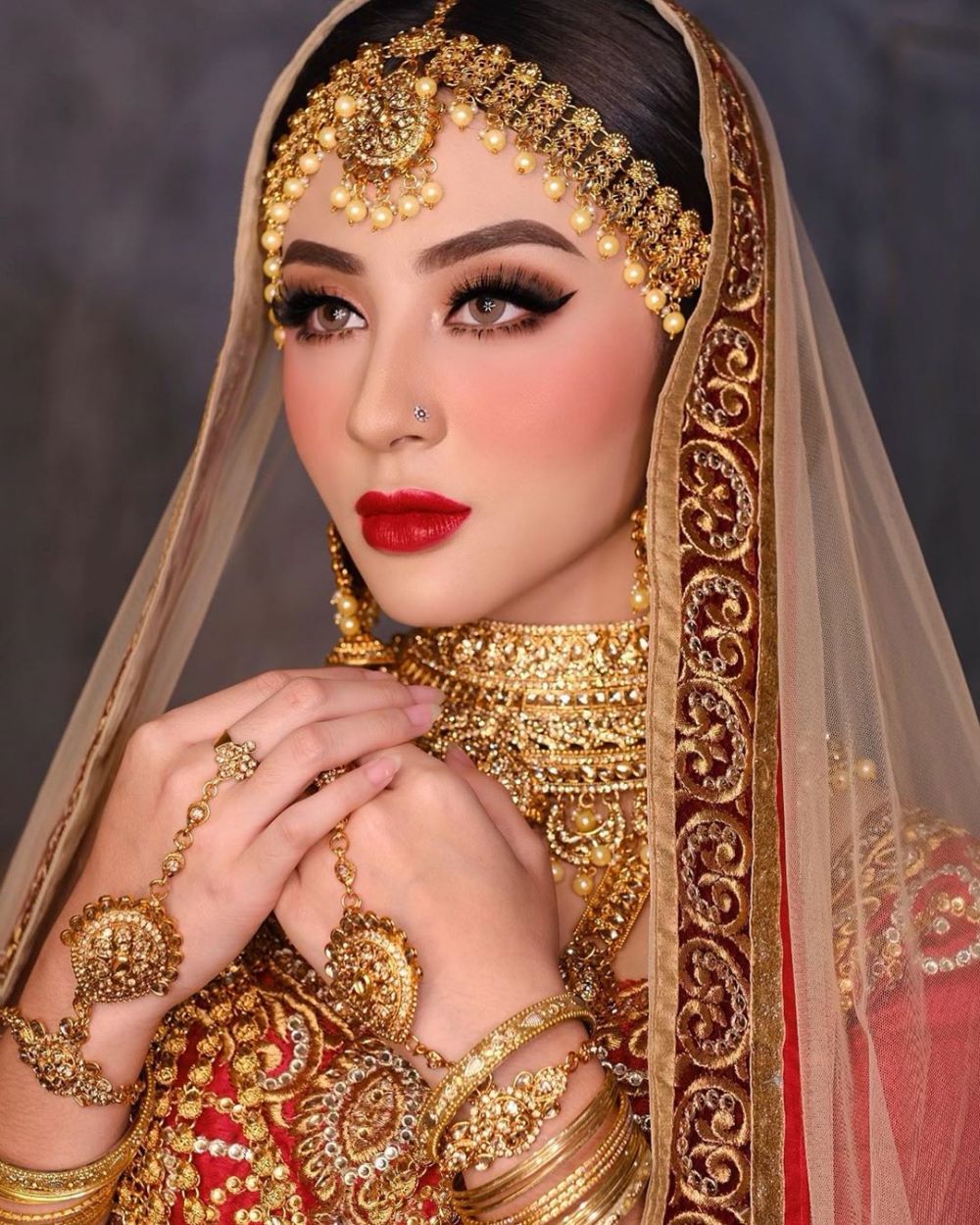 Aura Memesona Calon Pengantin, 9 Gaya Pemotretan Margin Wieheerm