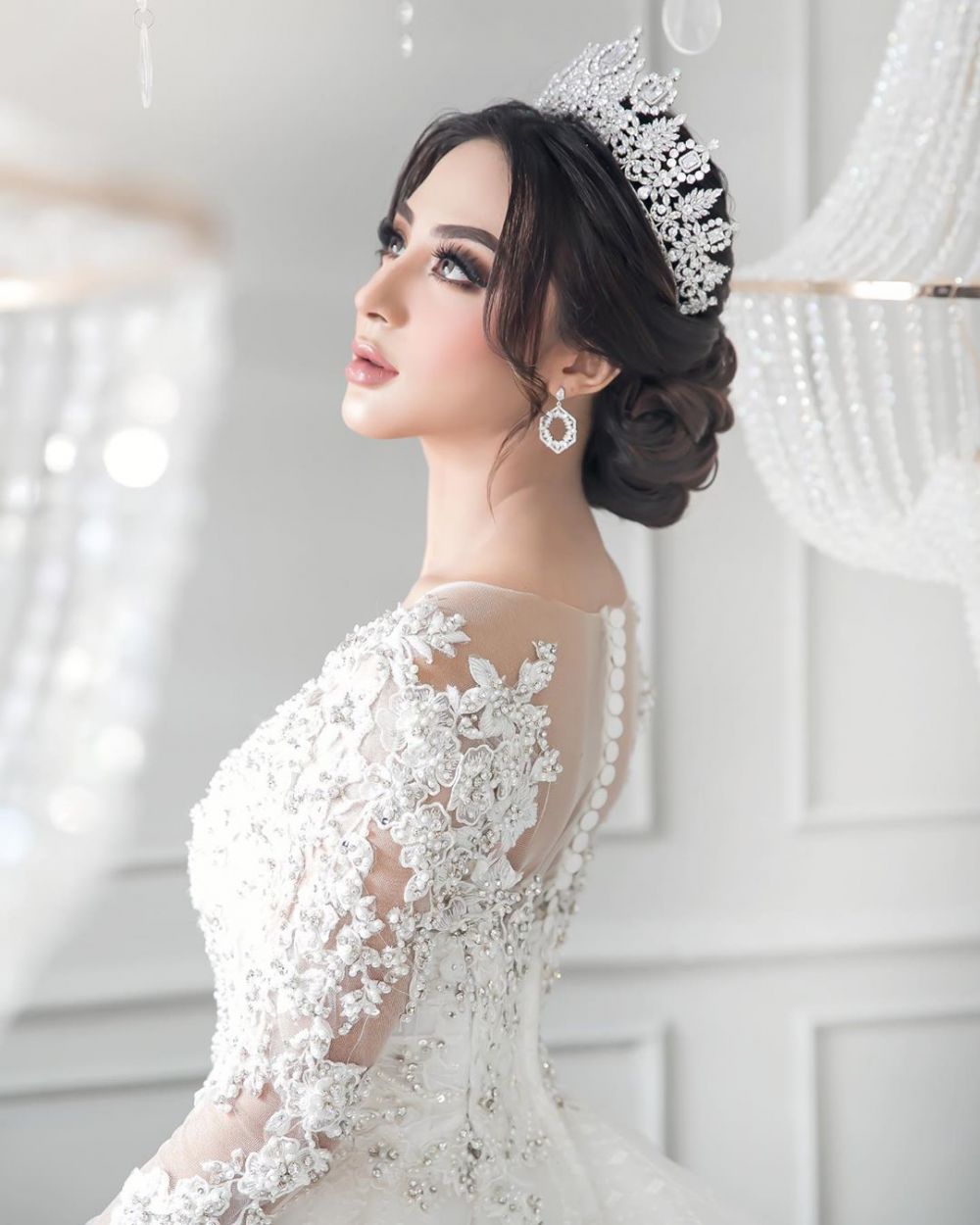 Aura Memesona Calon Pengantin, 9 Gaya Pemotretan Margin Wieheerm