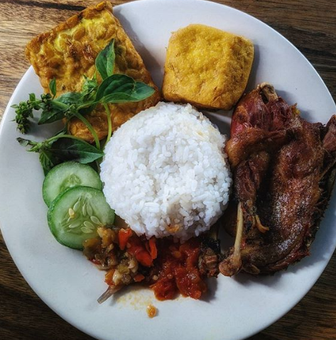 9 Deretan Tempat Makan Murah Di Bandung Untuk Mengisi Akhir Pekan