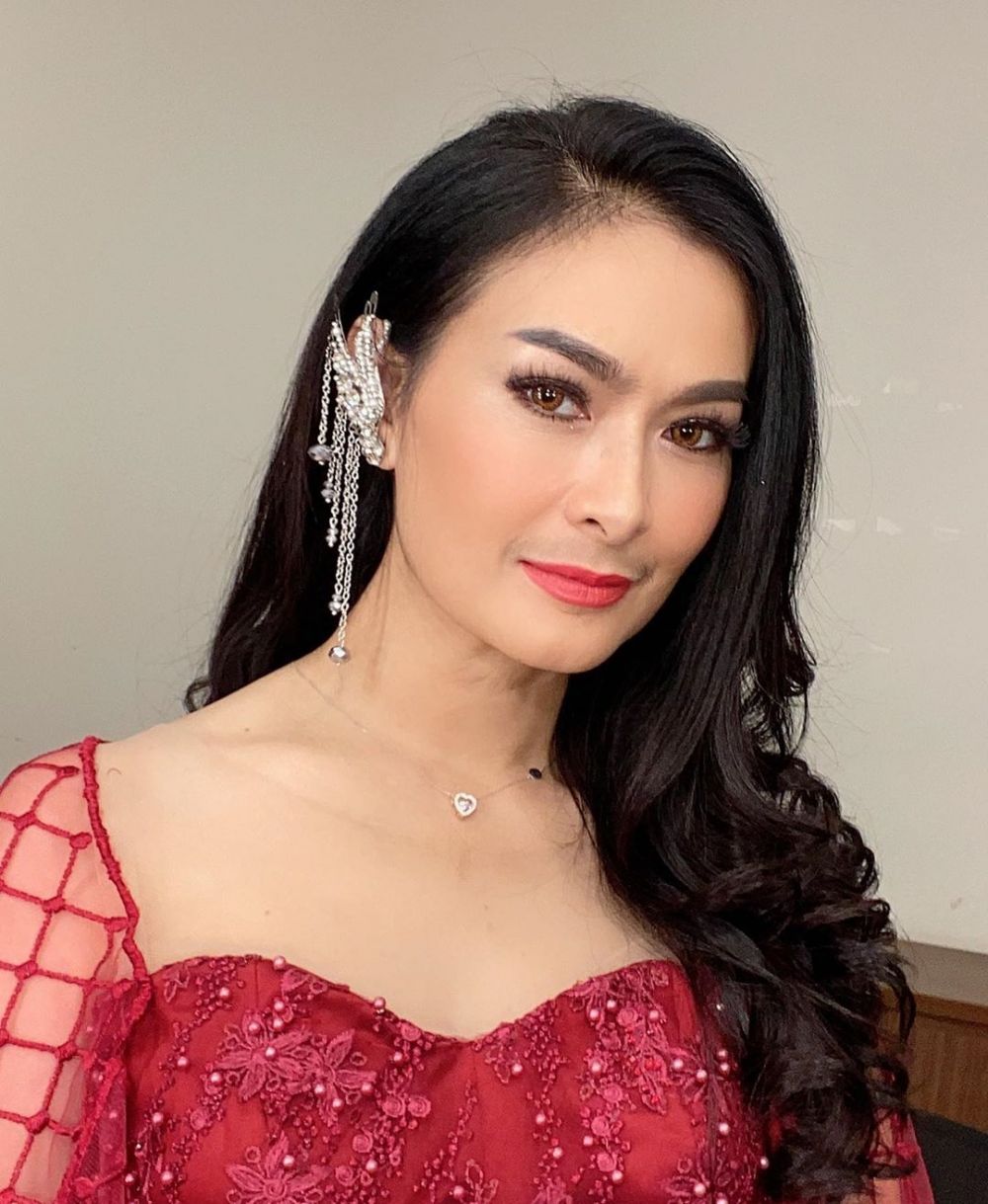 8 Artis Indonesia Punya Lapangan Olahraga di Rumahnya, Sultan Banget!