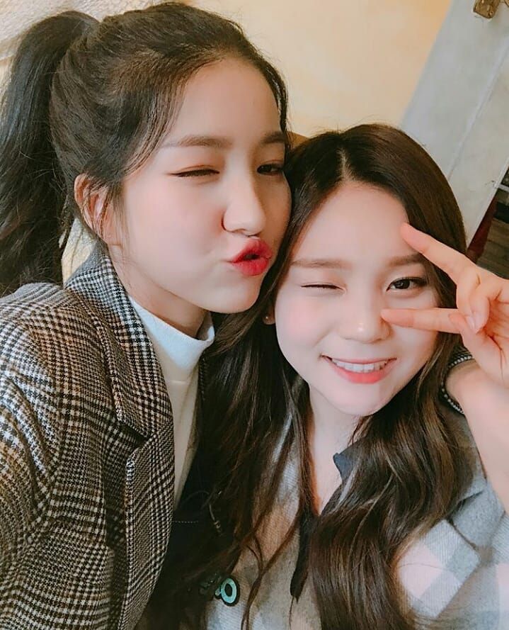 9 Potret Akrab Sowon Umji Gfriend Leader Maknae Kesayangan Buddy