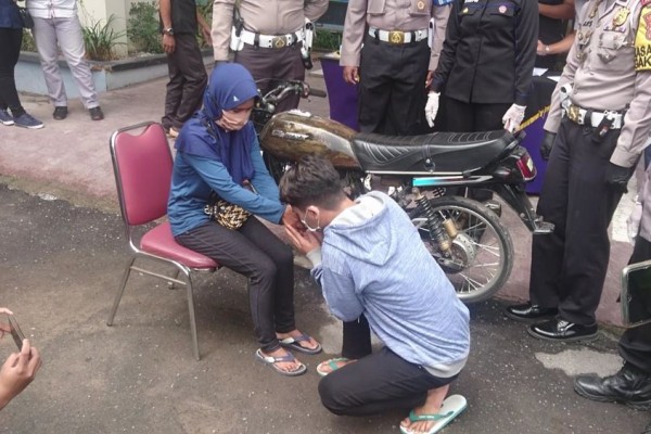 Diciduk karena Ugal-ugalan, Rizal Bertekuk Lutut Minta Maaf ke Ibunya