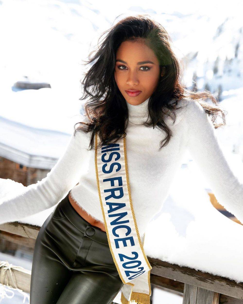 10 Potret Clemence Botino, Miss Universe Prancis 2020