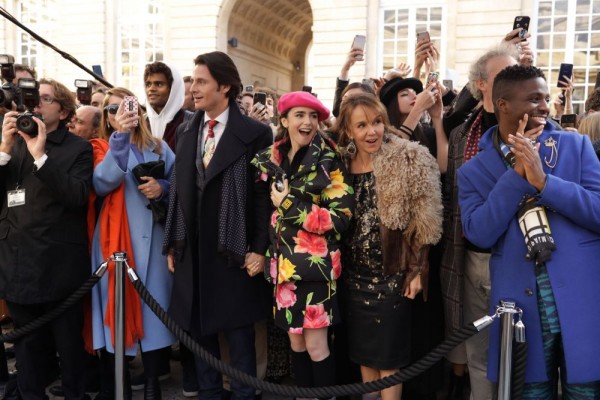 5 Serial TV Sejenis 'Emily in Paris' yang Bisa Kamu Tonton
