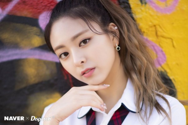 10 Potret Yuna ITZY dengan Mata Bulat yang Indah