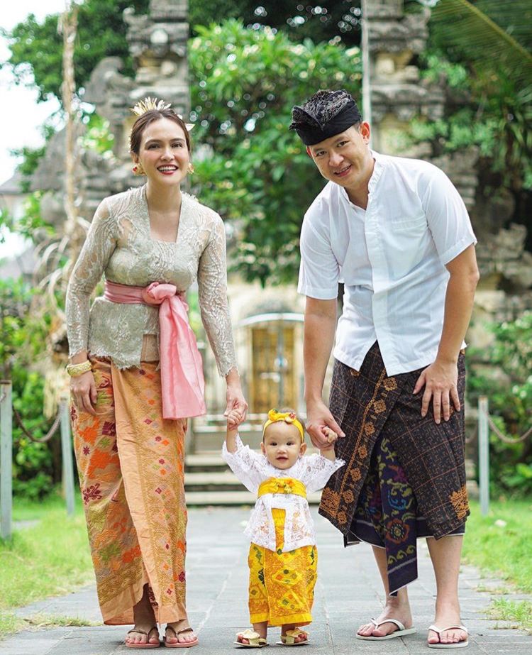 Tinggal di Resort Mewah Bali, 10 Potret Mesra Keluarga Shandy Aulia