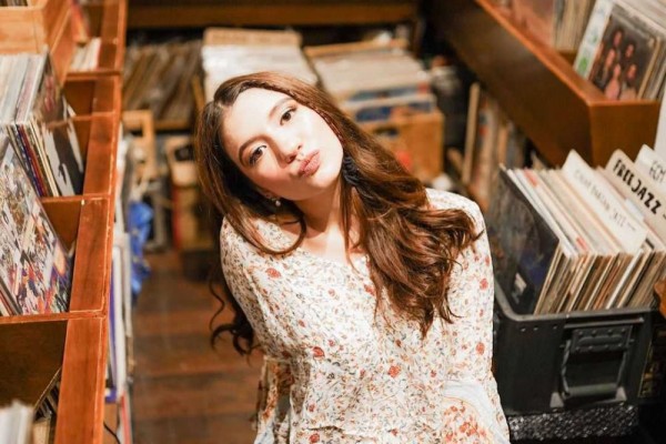 Berparas Bule, 10 Potret Memesona Cassandra Lee bak Artis Hollywood